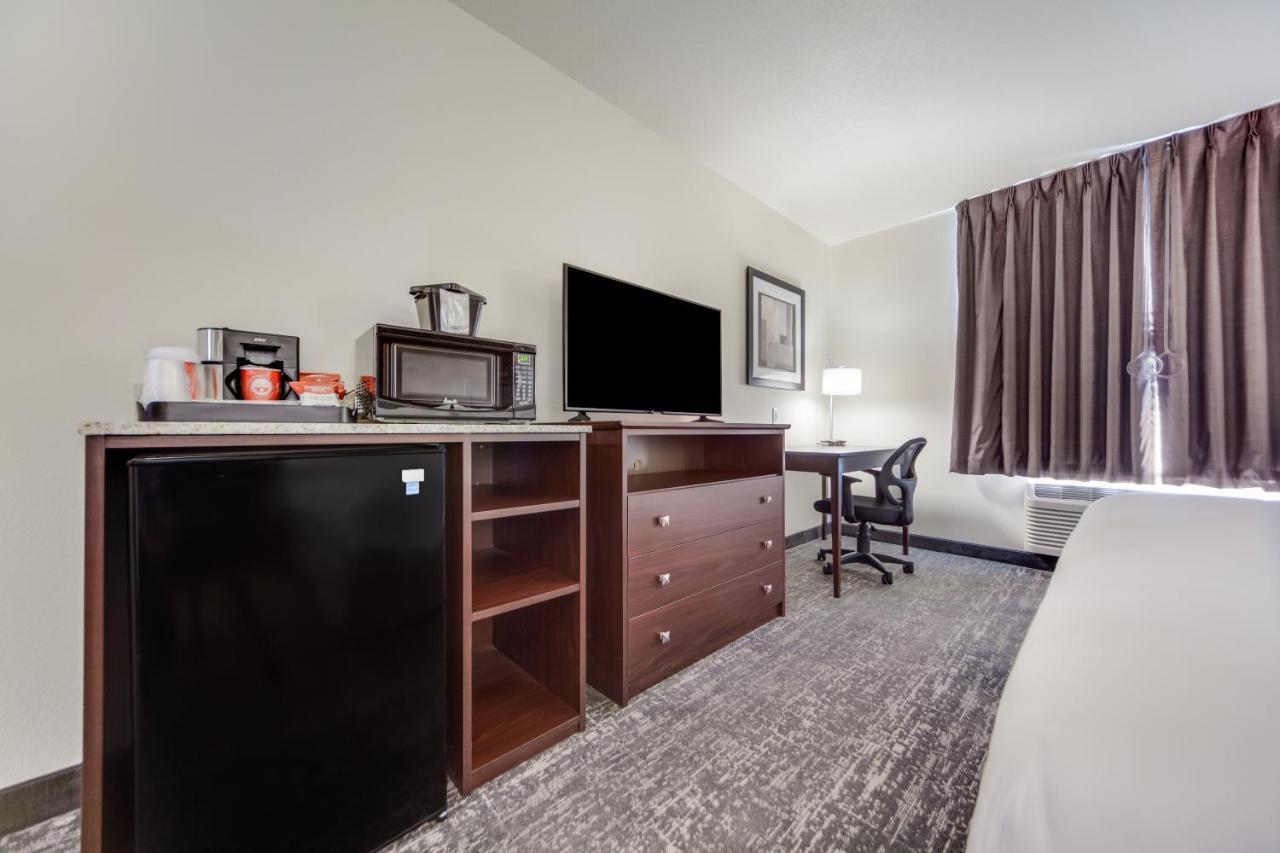 Cobblestone Inn & Suites - Holdrege Bagian luar foto