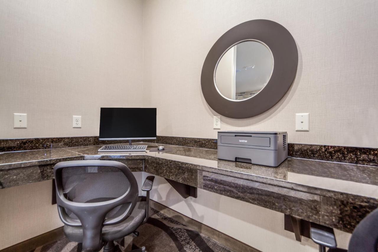 Cobblestone Inn & Suites - Holdrege Bagian luar foto