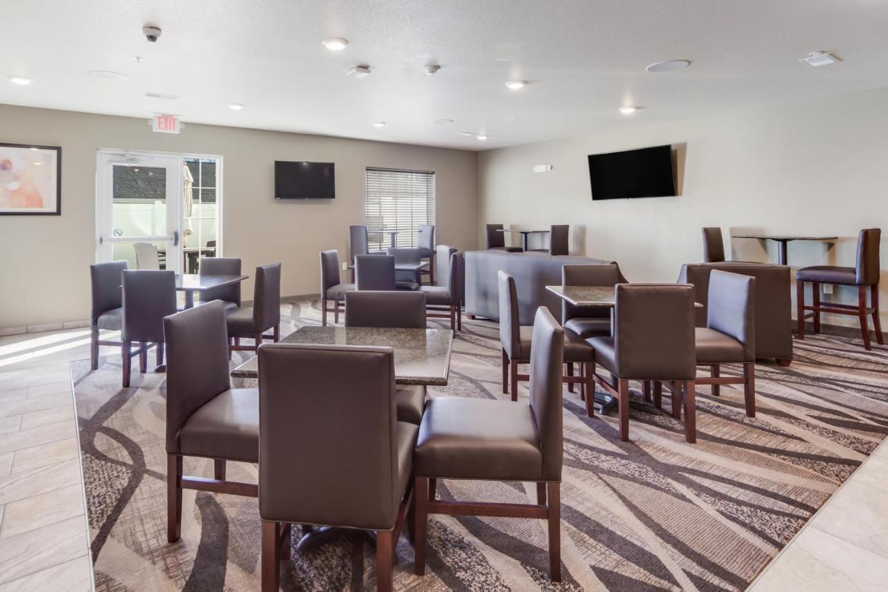 Cobblestone Inn & Suites - Holdrege Bagian luar foto
