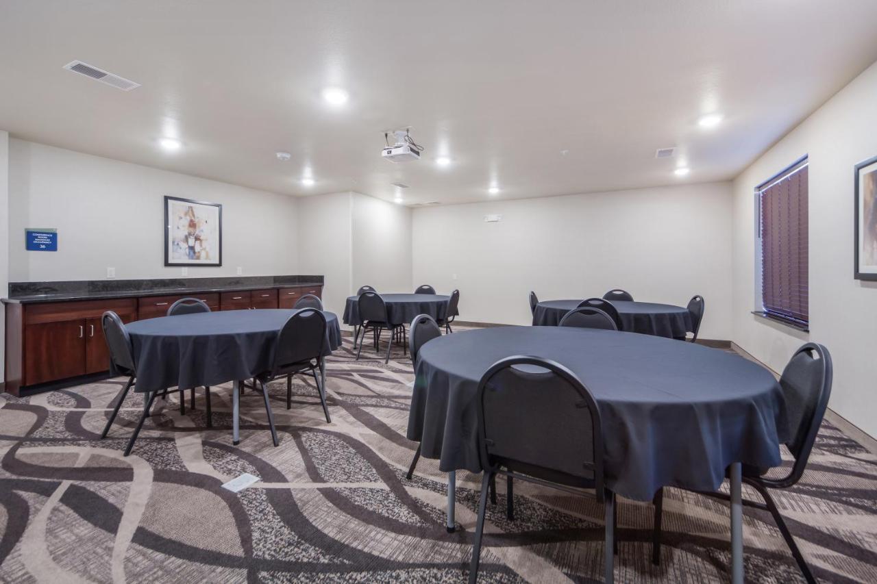 Cobblestone Inn & Suites - Holdrege Bagian luar foto